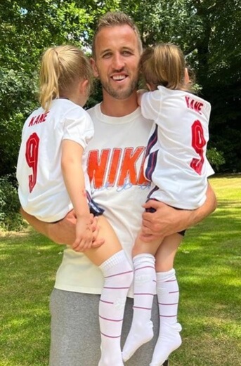 Pat Kane's son, Harry Kane, and grandchildren.